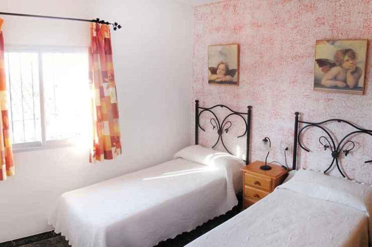 Villa Alvarez เนร์คา ภายนอก รูปภาพ